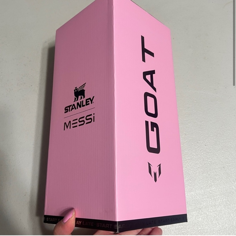 💓🐐 Messi x Stanley 40oz Quencher ProTour Tumbler flowstate tumbler water bottle - Picture 2 of 6